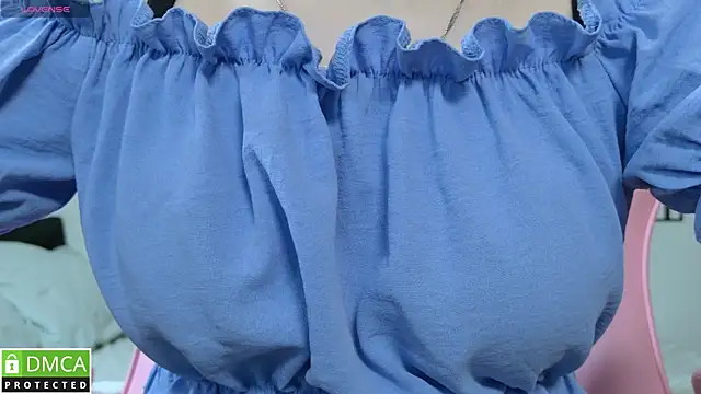 Snapshot of Megan_Lora chatting on December 19, 2025, 8:06 am Megan Lora online show from December 19, 2025, 8:06 am