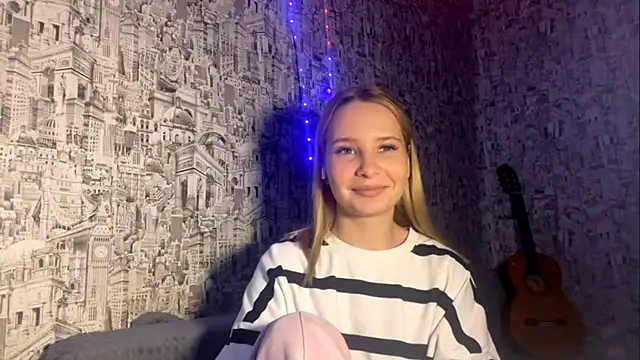 Snapshot of SophieLorein chatting on November 26, 2025, 10:26 am SophieLorein online show from November 26, 2025, 10:26 am