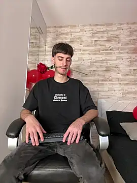 Emir Ozan  online show from February 13, 2026, 7:14 pm