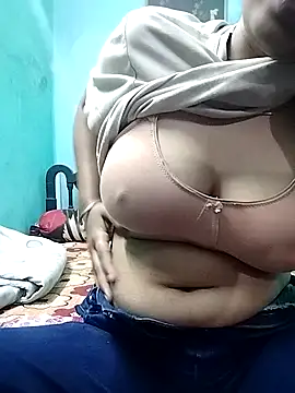 Miss tinaaa online show from November 23, 2025, 9:08 am