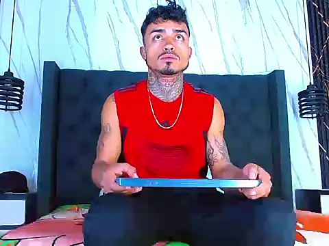 Hot Latino x online show from January 12, 2026, 12:45 pm