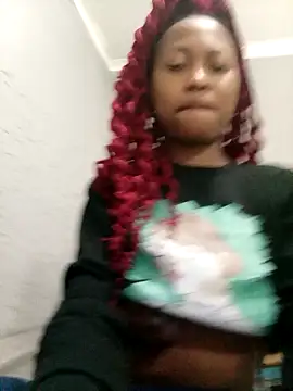 Snapshot of Sweethoneypot25 chatting on February 1, 2026, 9:07 am Sweethoneypot25 online show from February 1, 2026, 9:07 am