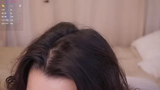 Snapshot of DovieMascall chatting on December 4, 2025, 6:34 am DovieMascall online show from December 4, 2025, 6:34 am