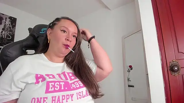 Snapshot of Sophiie_Rouse_ chatting on November 26, 2025, 7:03 pm Sophiie Rouse online show from November 26, 2025, 7:03 pm