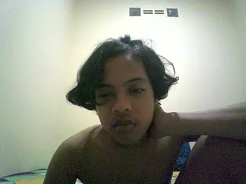 Snapshot of VERTSS2 chatting on December 3, 2025, 6:07 pm VERTSS2 online show from December 3, 2025, 6:07 pm