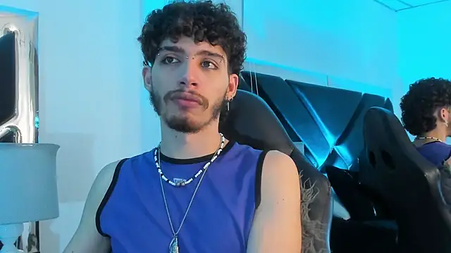 JojoBraando online show from December 2, 2025, 8:43 pm