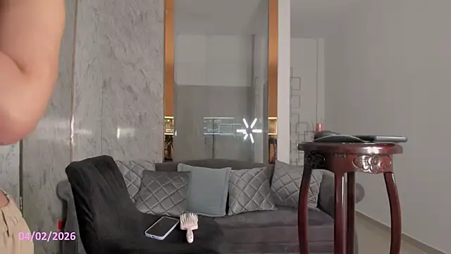 MafeArias23 online show from February 4, 2026, 12:22 pm