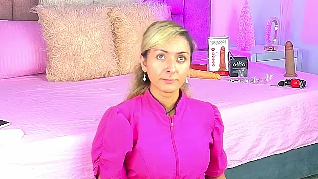 Lunitaa Diva online show from December 16, 2025, 1:37 pm