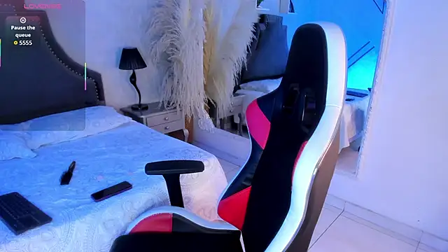 RenataMason online show from April 8, 2026, 5:31 am