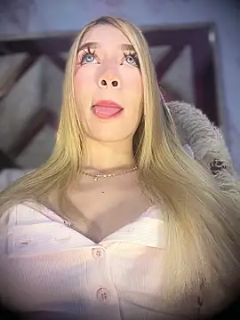 valeryfox   online show from March 21, 2026, 12:56 am