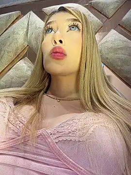 Snapshot of valeryfox__ chatting on July 1, 2026, 12:00 am valeryfox online show from July 1, 2026, 12:00 am