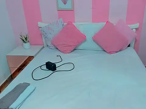 lathiffa online show from November 25, 2025, 9:04 pm