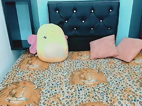 xwetdreamsx online show from December 15, 2025, 7:20 pm