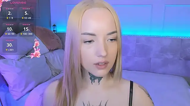 Snapshot of MarquiseMuse chatting on February 15, 2026, 7:51 am MarquiseMuse online show from February 15, 2026, 7:51 am