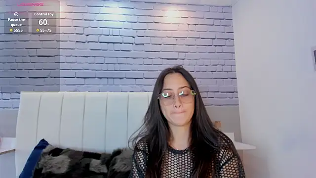 Snapshot of SophieeMoore chatting on February 4, 2026, 1:39 pm SophieeMoore online show from February 4, 2026, 1:39 pm