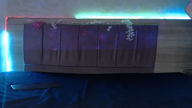 Snapshot of adelaandmaikcm101 chatting on November 22, 2025, 5:39 am adelaandmaikcm101 online show from November 22, 2025, 5:39 am