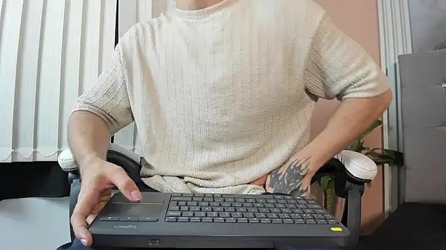 eren jeager online show from March 12, 2026, 1:33 am