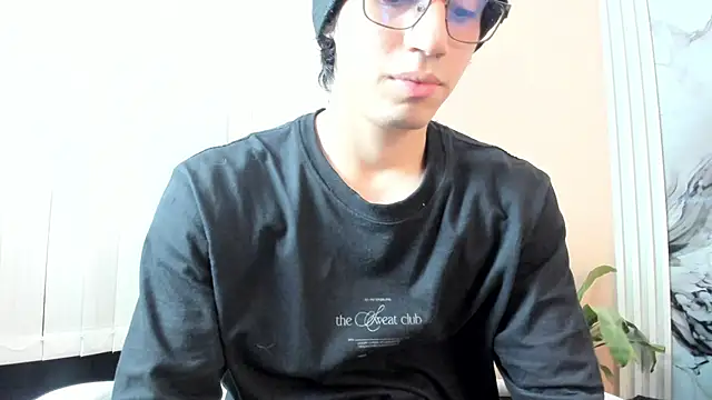 Snapshot of eren_jeager chatting on February 19, 2026, 1:57 am eren jeager online show from February 19, 2026, 1:57 am