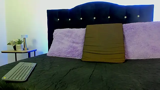 Snapshot of eren_jeager chatting on February 25, 2026, 1:17 am eren jeager online show from February 25, 2026, 1:17 am