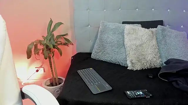 eren jeager online show from April 12, 2026, 1:20 am