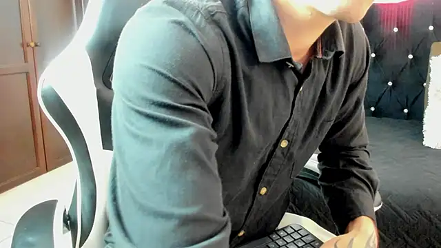 Snapshot of eren_jeager chatting on February 3, 2026, 1:16 am eren jeager online show from February 3, 2026, 1:16 am