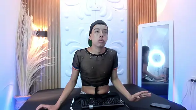 Amelia hans online show from November 21, 2025, 8:52 pm