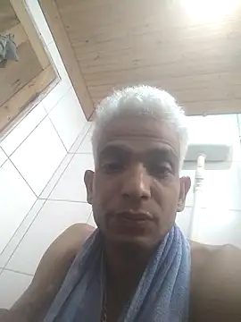 Gzinho69ik online show from December 18, 2025, 6:23 pm