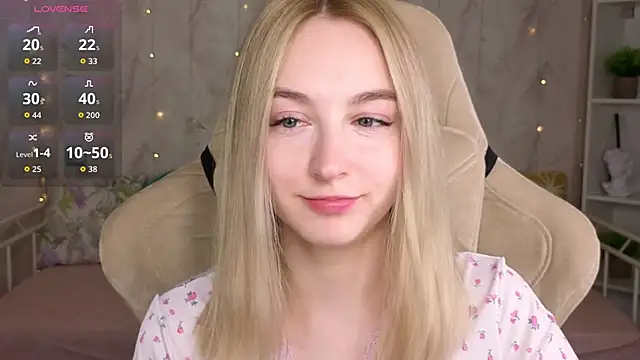 Snapshot of Shy_Polly chatting on April 27, 2026, 12:08 am Shy Polly online show from April 27, 2026, 12:08 am