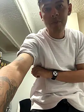 Snapshot of Yunaraa chatting on November 30, 2025, 6:14 am Yunaraa online show from November 30, 2025, 6:14 am