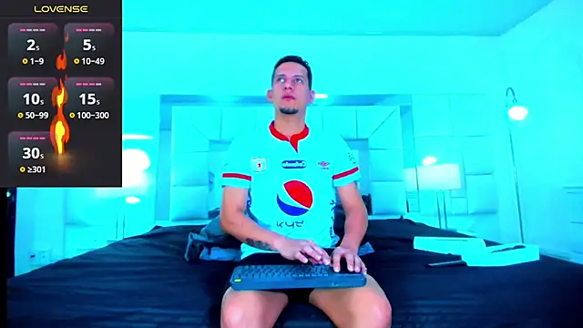 Sebastian Smith   online show from November 30, 2025, 11:22 am