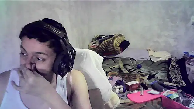 Snapshot of Giby_Grace chatting on December 21, 2025, 11:27 pm Giby Grace online show from December 21, 2025, 11:27 pm