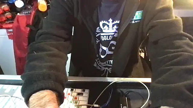 SinlessFreedom7 online show from February 6, 2026, 3:57 am