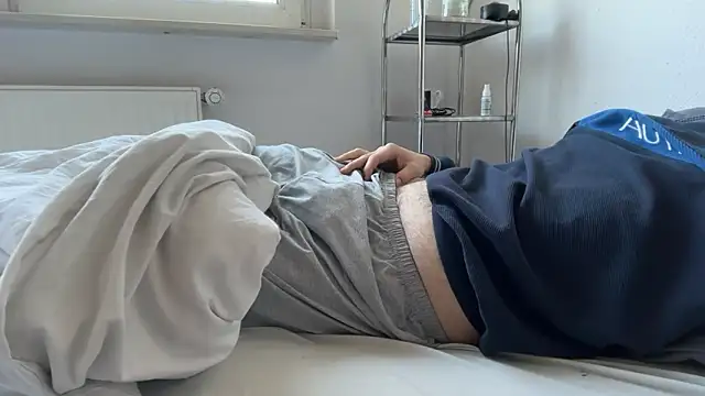 lou is online show from November 23, 2025, 8:35 am