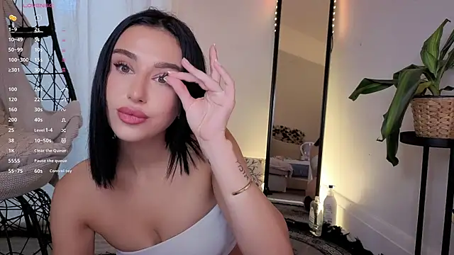 ShyColette online show from April 22, 2026, 5:25 am