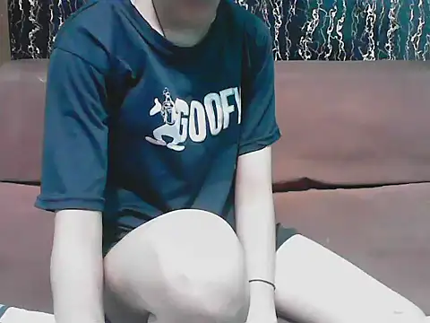 hello baby01 online show from April 13, 2026, 5:39 pm