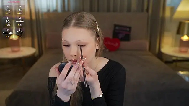 Charlotte Dreams online show from March 31, 2026, 11:01 am