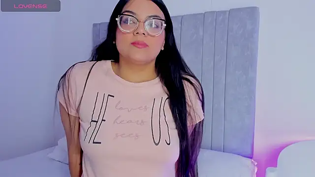 ScarlettWhitmore online show from November 26, 2025, 4:23 am