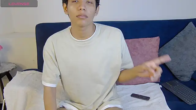 Liam Sinclair online show from November 28, 2025, 12:49 pm