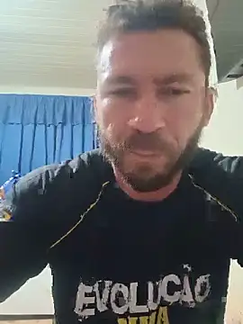 RobertoLuiz84 online show from May 13, 2026, 4:41 am
