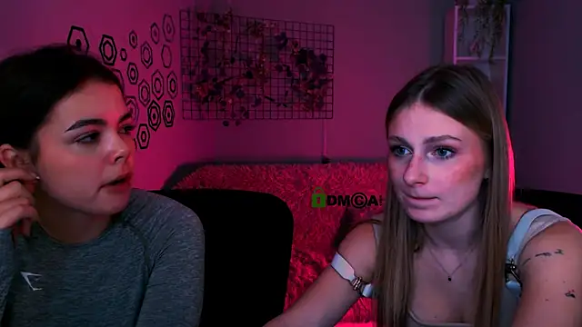 Snapshot of maddycats chatting on November 30, 2025, 2:40 pm maddycats online show from November 30, 2025, 2:40 pm