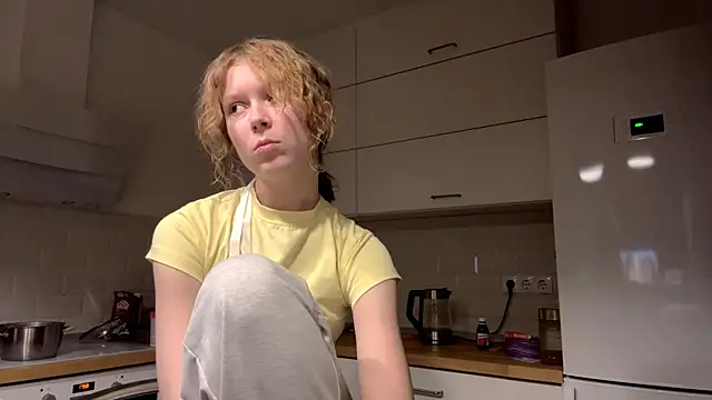 ElfriedaZwack online show from December 13, 2025, 8:04 pm