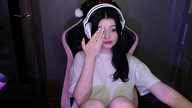 Moon raven online show from January 8, 2026, 12:27 am