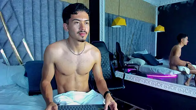 Snapshot of NicolaiKarav chatting on January 5, 2026, 5:27 pm NicolaiKarav online show from January 5, 2026, 5:27 pm