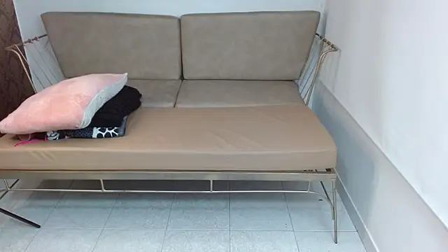 Roxanne vale online show from February 20, 2026, 8:11 pm