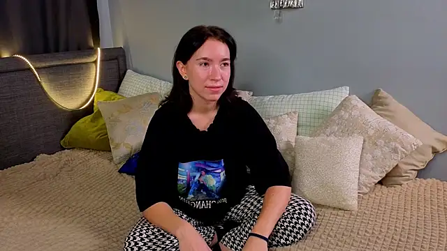 Snapshot of TheoHamborsky chatting on November 27, 2025, 8:15 am TheoHamborsky online show from November 27, 2025, 8:15 am