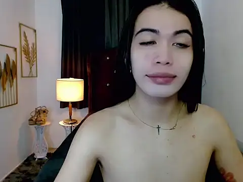 Snapshot of hollyyumiloove chatting on February 22, 2026, 10:17 am hollyyumiloove online show from February 22, 2026, 10:17 am