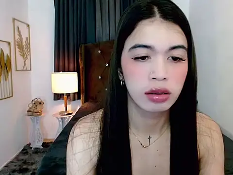 Snapshot of hollyyumiloove chatting on February 13, 2026, 9:31 am hollyyumiloove online show from February 13, 2026, 9:31 am