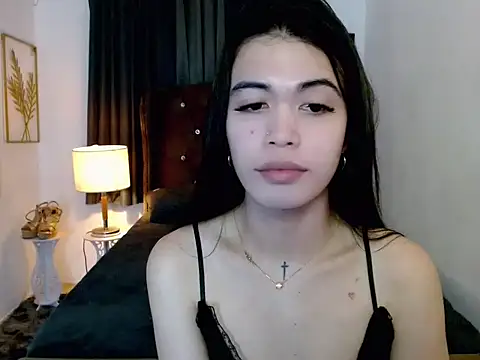 Snapshot of hollyyumiloove chatting on March 2, 2026, 10:33 am hollyyumiloove online show from March 2, 2026, 10:33 am