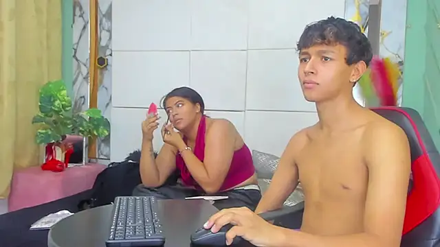 PrincesANDdark online show from January 5, 2026, 7:17 pm