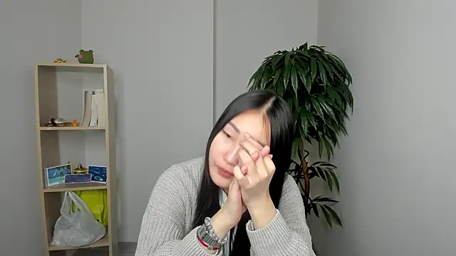 TiaraGaluski online show from November 22, 2025, 9:41 am